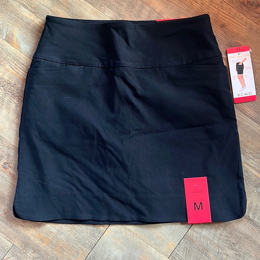 BNWT S.C. & CO Black Skort M